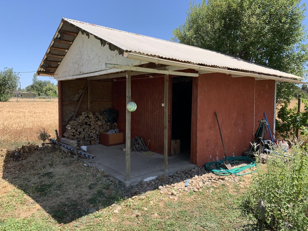 CASA CON PISCINA MÁS PARCELA DE 1,5 HECTÁREAS - Crece corredor de
