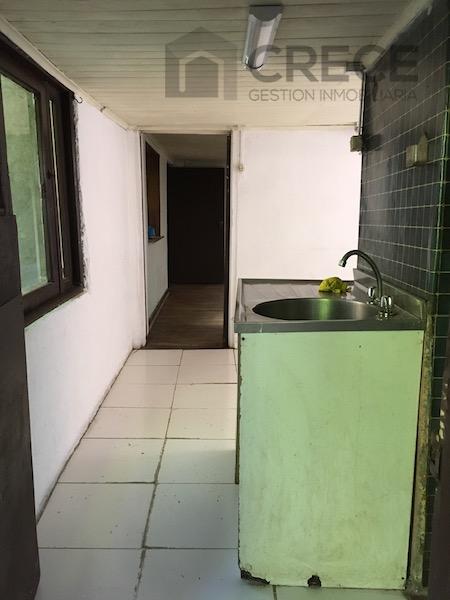 Casa con Amplio Sitio a solo pasos de Iglesias Salesianos LINARES