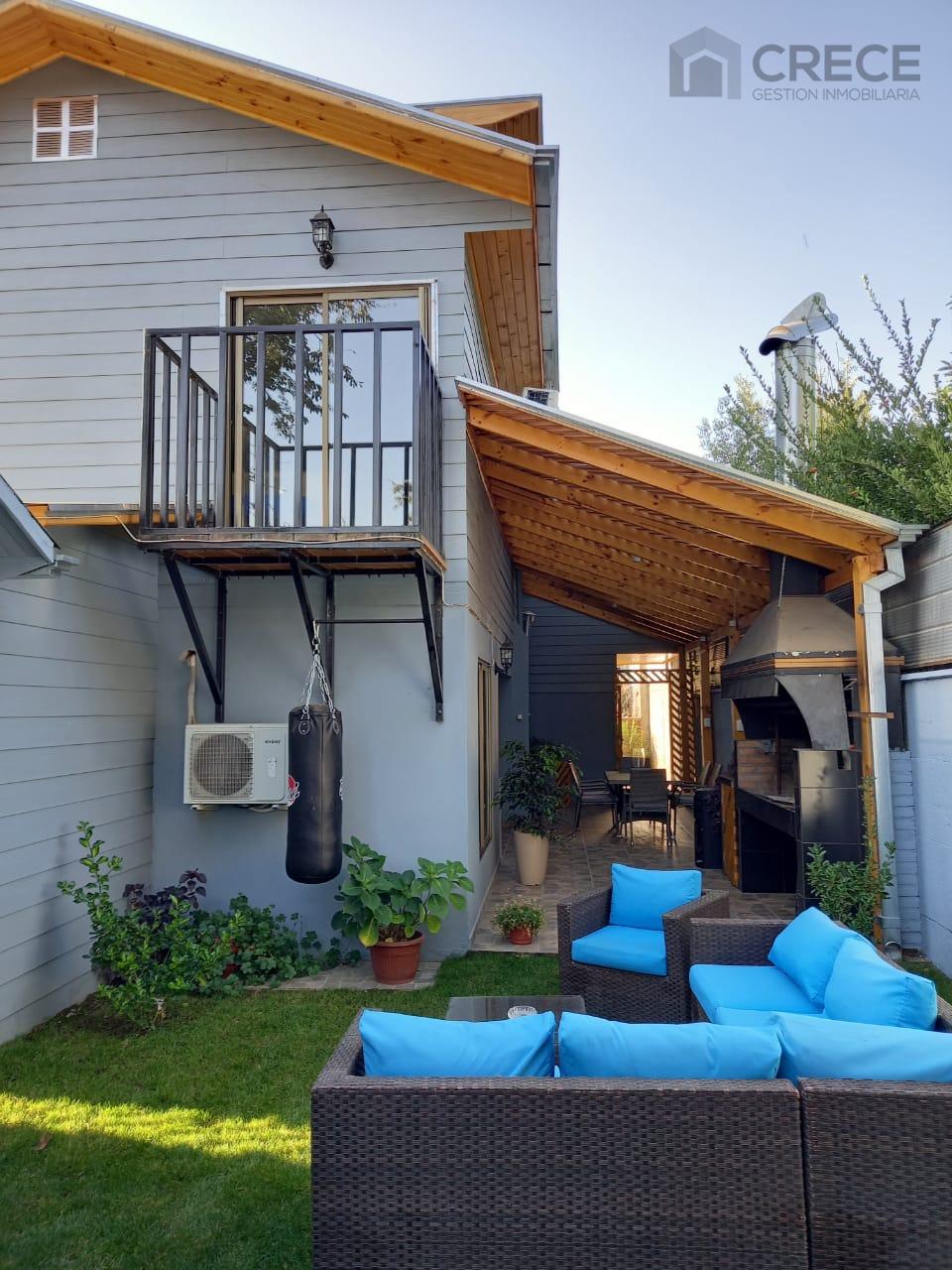 Casa a Pasos de la Plaza de Armas, Parral, Séptima Región, Chile